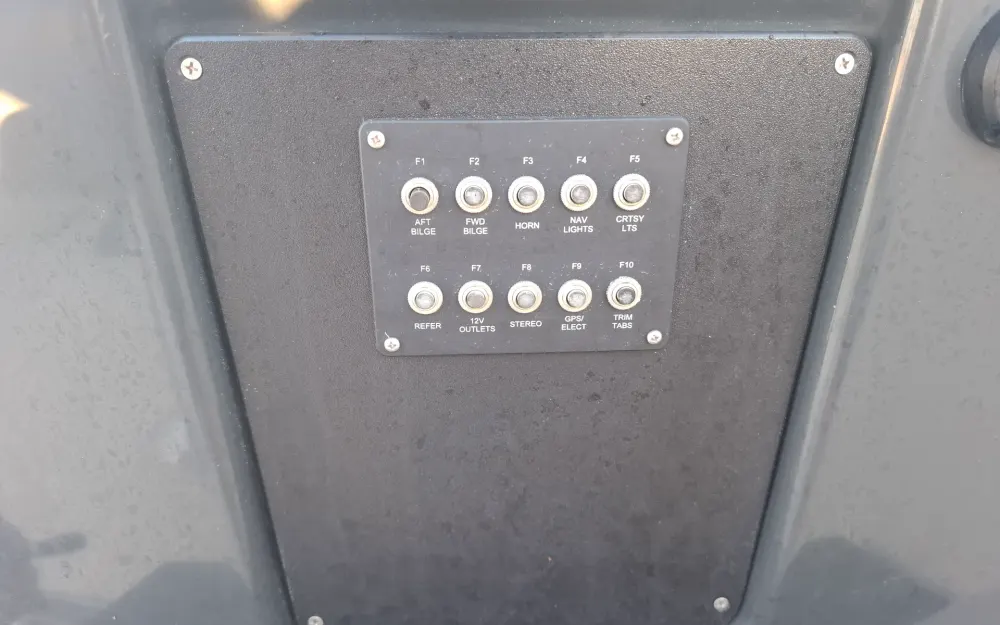 slider 34 Quicksilver Activ 755 Sundeck