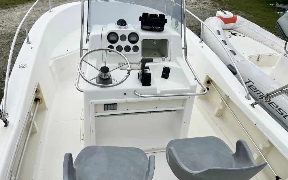 slider 5 Kelt White Shark 205