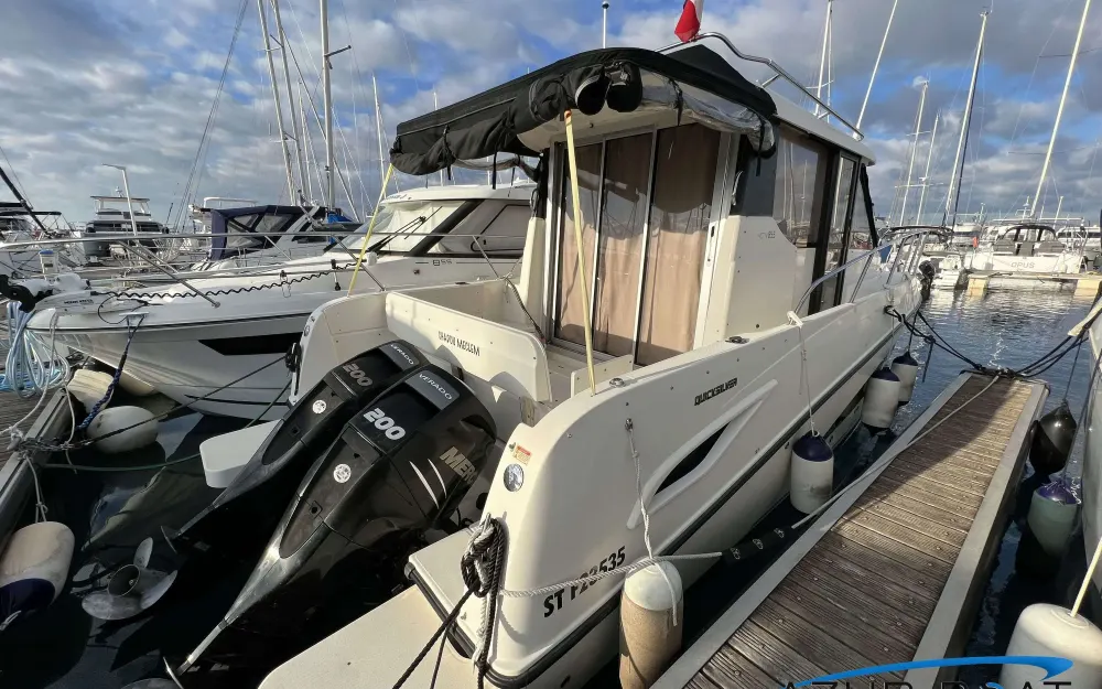 QuicksilverActiv 855 Cruiser