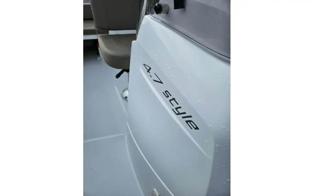 slider 10 Jeanneau Cap Camarat 4.7 CC Style