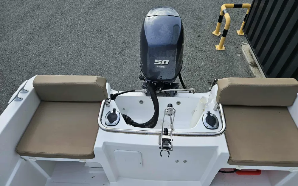 slider 5 Jeanneau Cap Camarat 4.7 CC Style