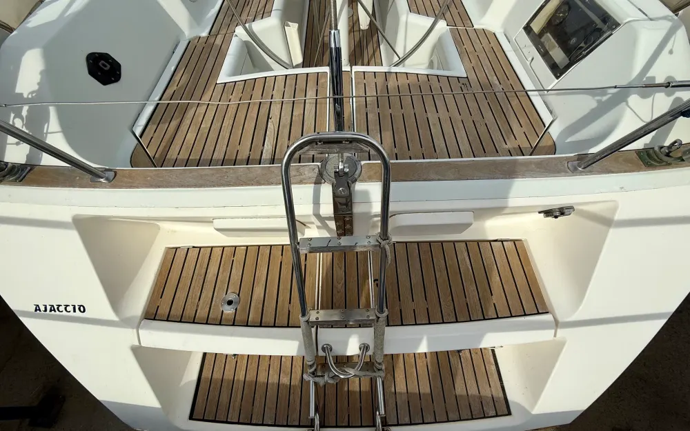 slider 3 Jeanneau Voyage 12.50