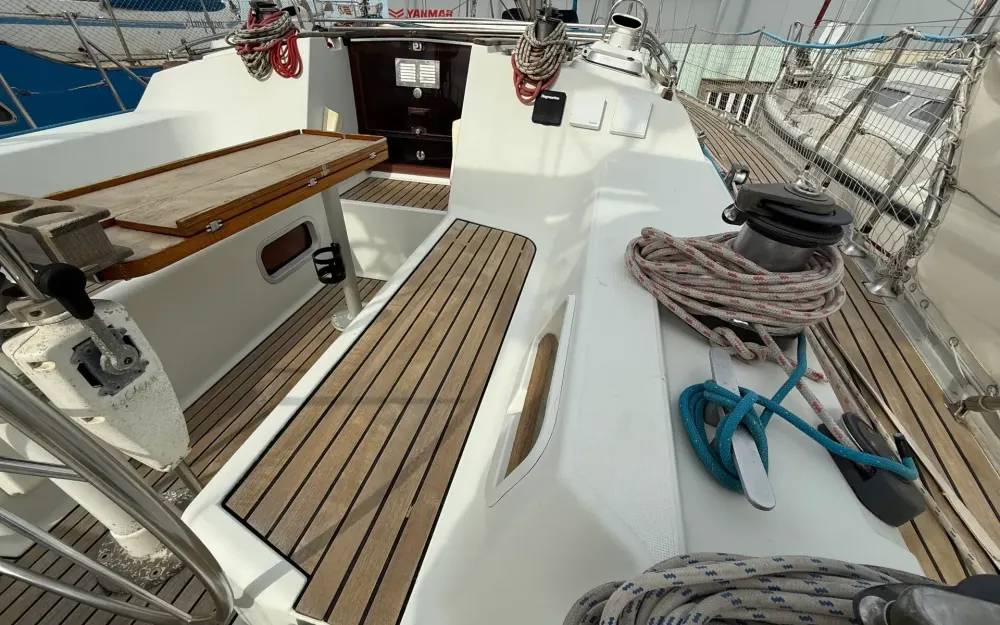 slider 6 Jeanneau Voyage 12.50