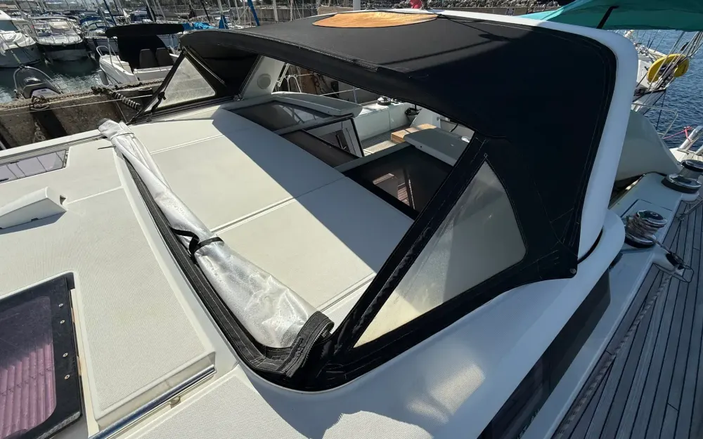 slider 17 Beneteau Sense 50