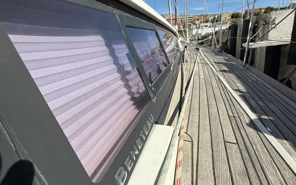 slider 18 Beneteau Sense 50