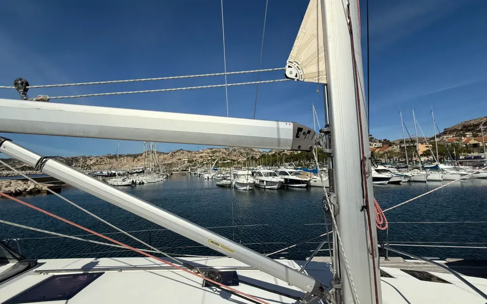 slider 19 Beneteau Sense 50