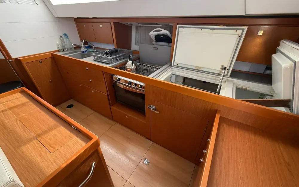slider 27 Beneteau Sense 50
