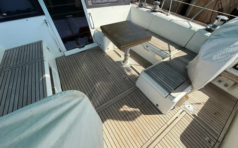 slider 4 Beneteau Sense 50