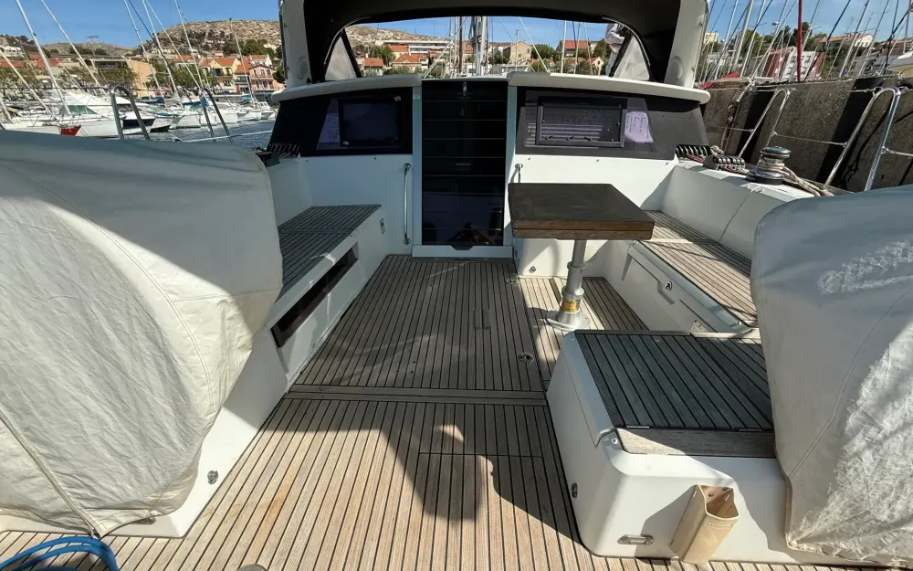 slider 5 Beneteau Sense 50