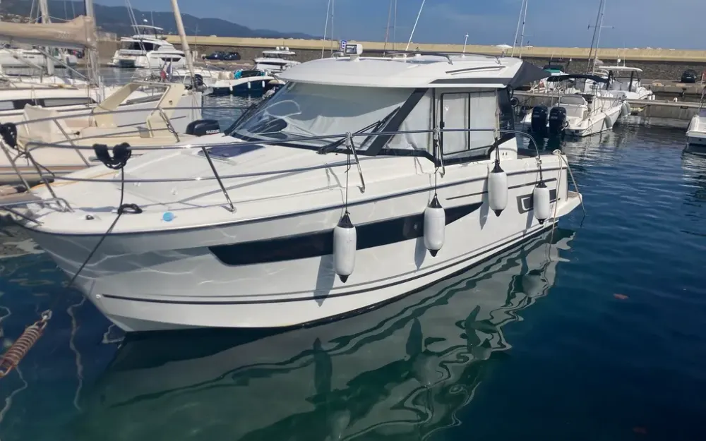 slider 0 Jeanneau Merry Fisher 895