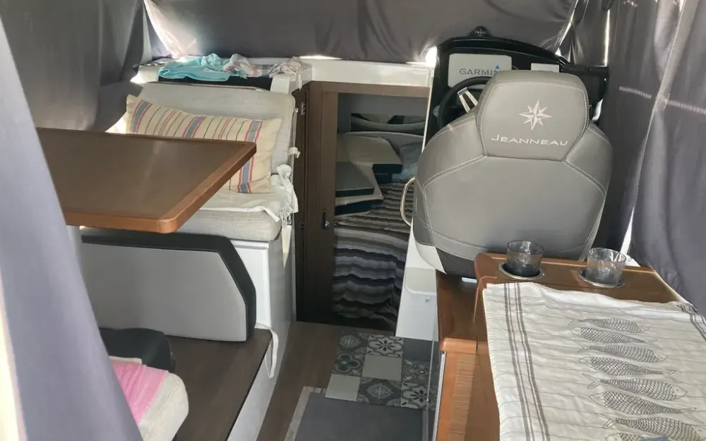 slider 11 Jeanneau Merry Fisher 895