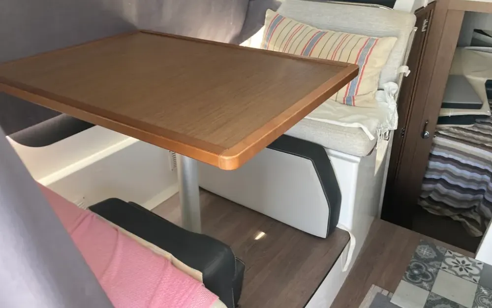 slider 12 Jeanneau Merry Fisher 895