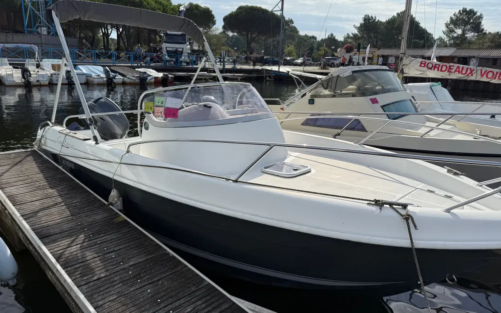 slider 0 B2 Marine CAP FERRET 522 SUNDECK