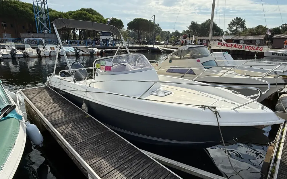 slider 1 B2 Marine CAP FERRET 522 SUNDECK