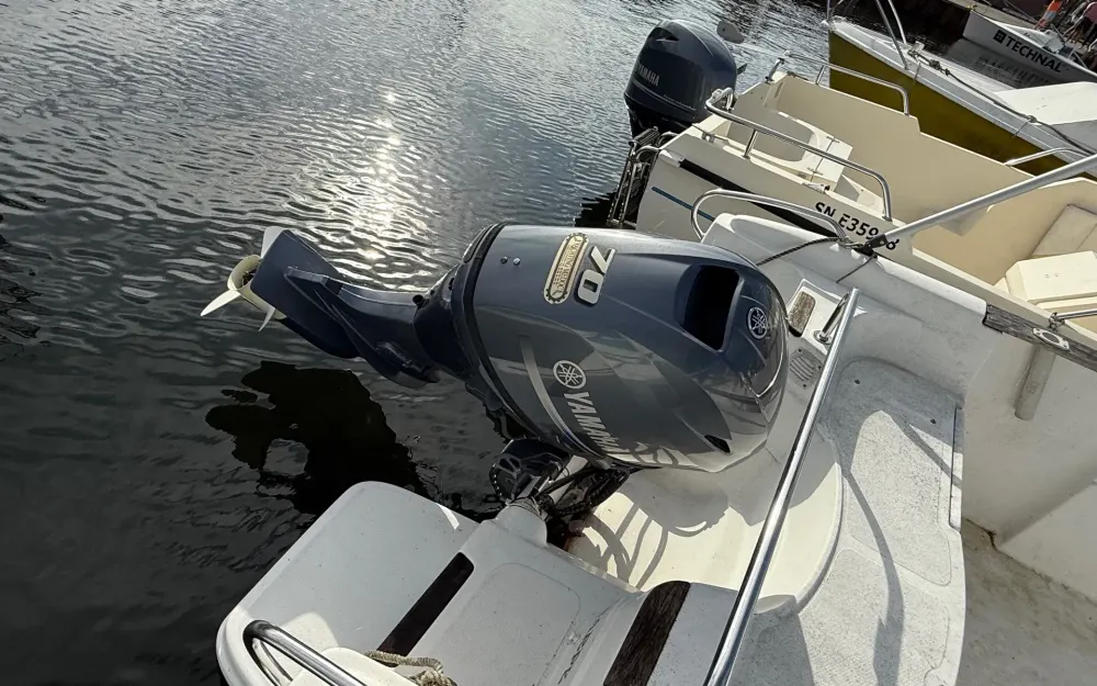 slider 3 B2 Marine CAP FERRET 522 SUNDECK