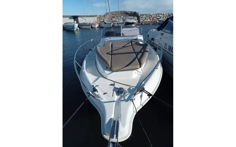 slider 11 B2 Marine CAP FERRET 752 CRUISER