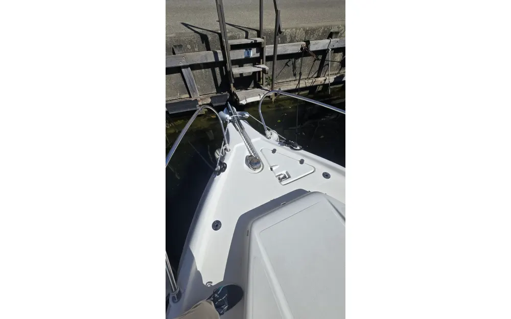 slider 3 B2 Marine CAP FERRET 752 CRUISER