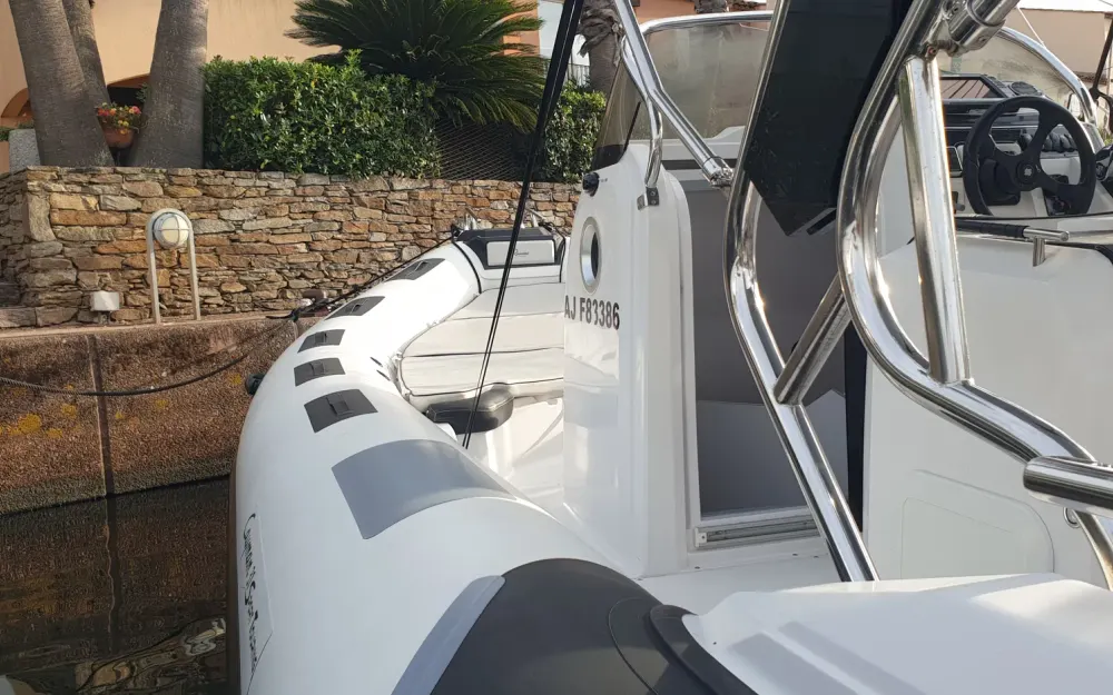 slider 3 Ranieri Cayman 31 Sport Touring