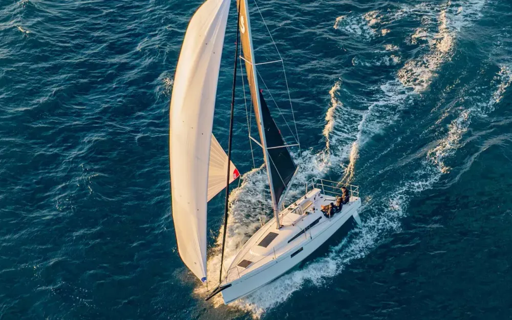 slider 1 Beneteau First 30