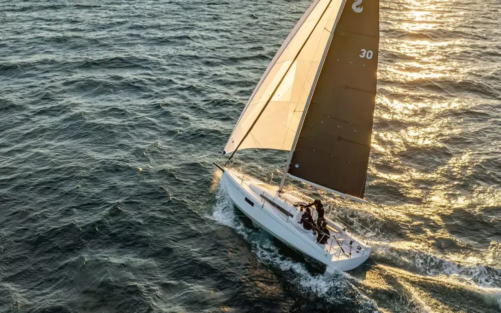 slider 2 Beneteau First 30