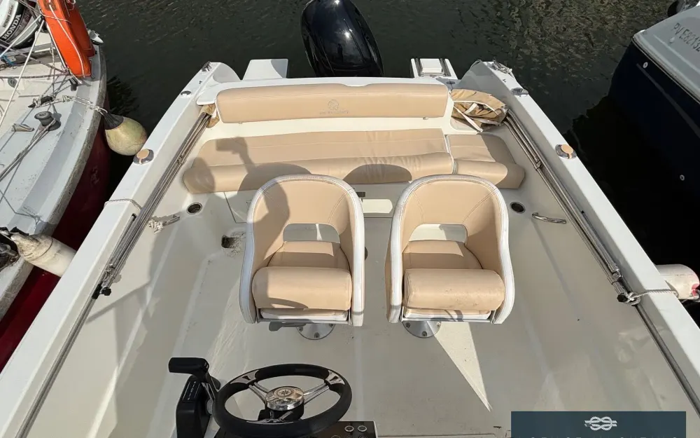 slider 11 Pacific Craft  670 Open