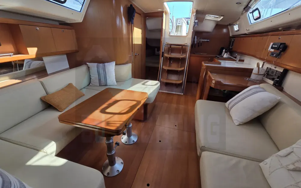 slider 12 Beneteau Oceanis 40