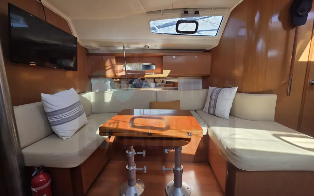 slider 13 Beneteau Oceanis 40