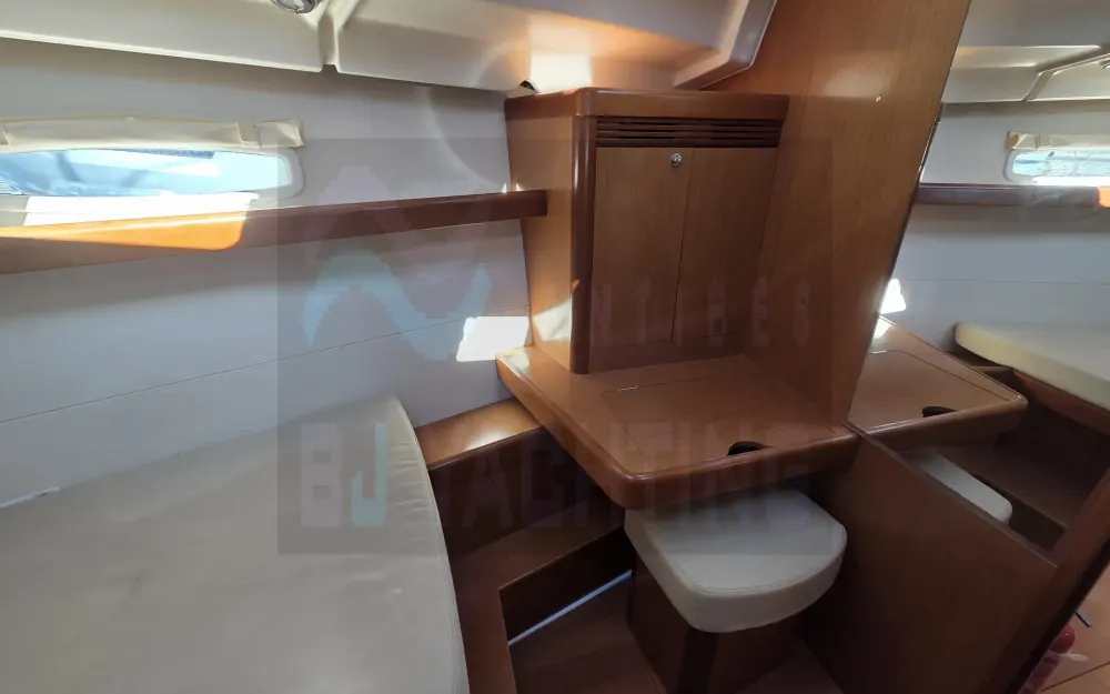 slider 18 Beneteau Oceanis 40