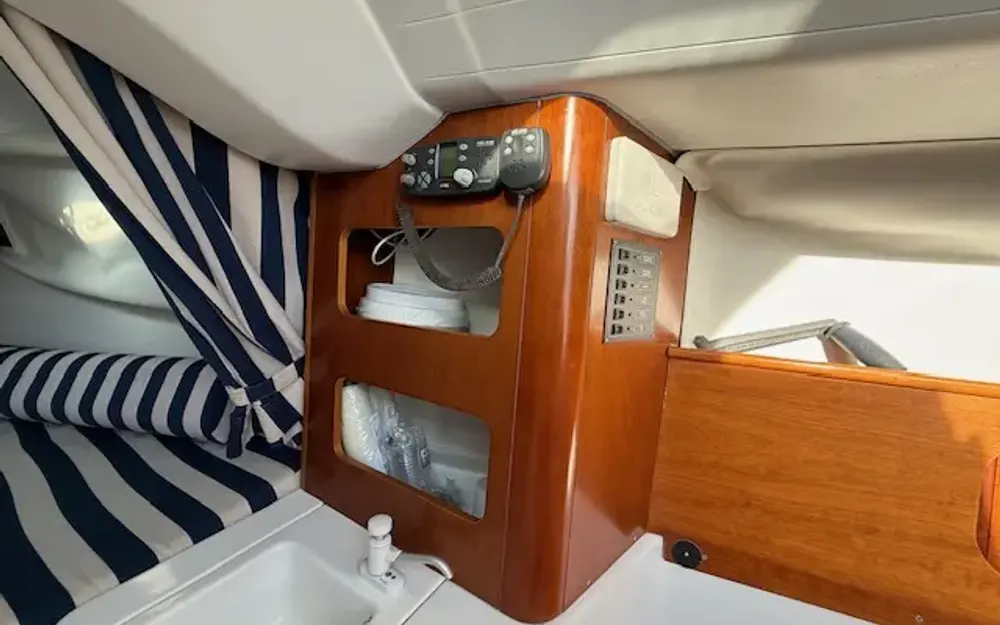 slider 11 Beneteau First 211