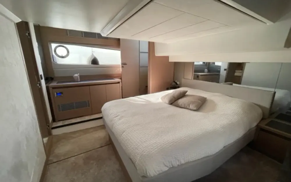 slider 6 Jeanneau Prestige 520 Fly