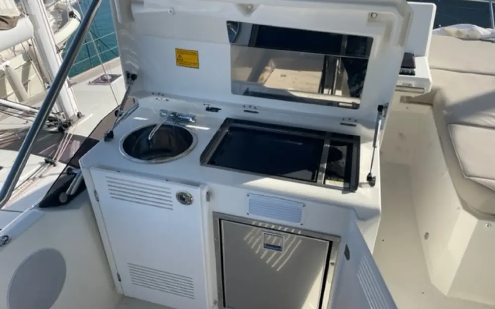slider 7 Jeanneau Prestige 520 Fly