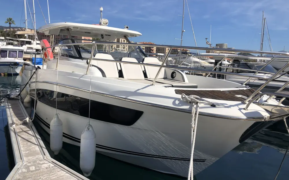 slider 1 Jeanneau Cap Camarat 12.5 WA