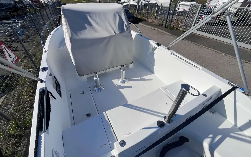 slider 6 Jeanneau Cap Camarat 6.5 CC Serie 2