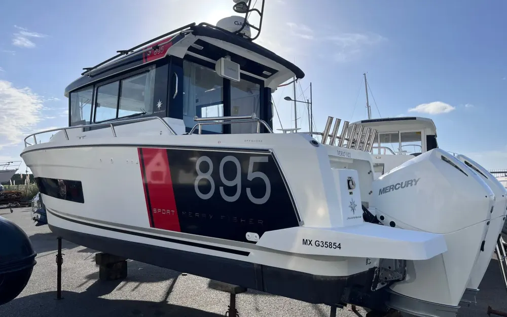 slider 2 Jeanneau Merry Fisher 895 Sport