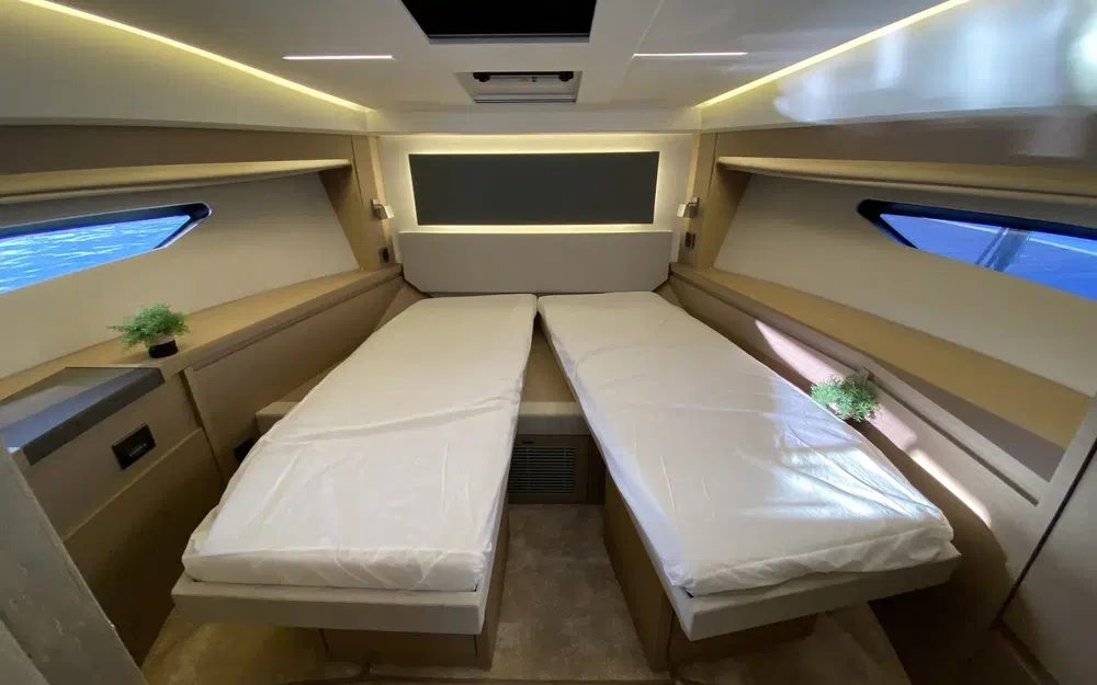 slider 16 Jeanneau Prestige 520 Fly