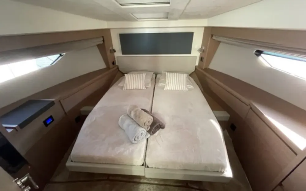 slider 5 Jeanneau Prestige 520 Fly