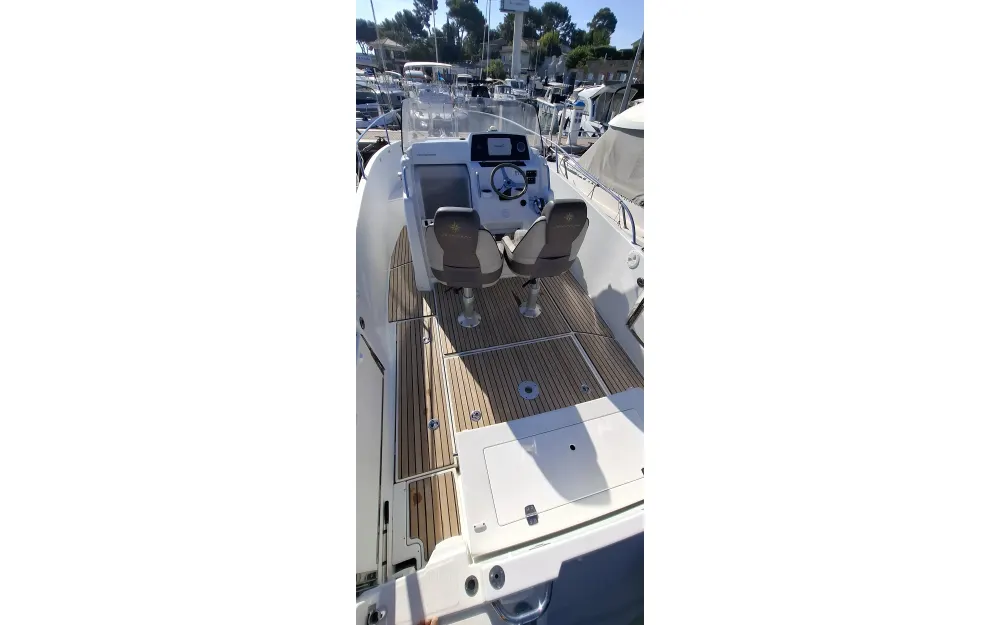 slider 7 Jeanneau Cap Camarat 7.5 CC