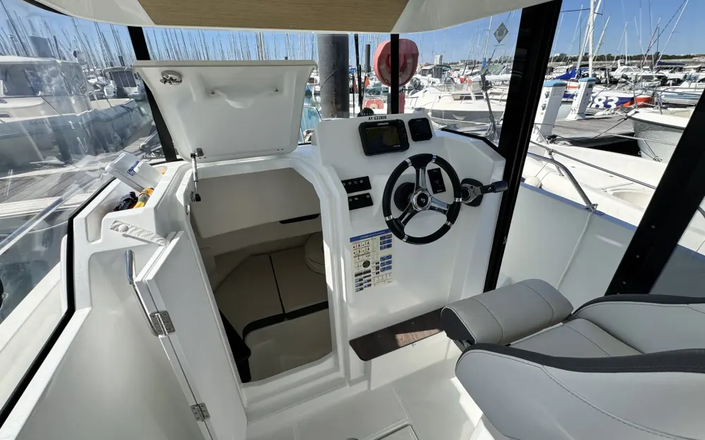 slider 11 Beneteau Barracuda 6