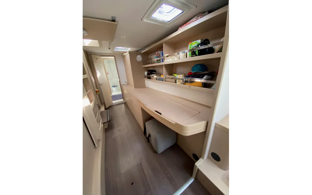 slider 5 Lagoon  42