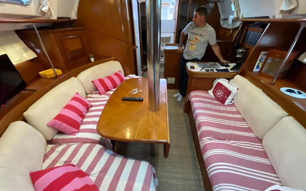 slider 9 Beneteau Oceanis 361