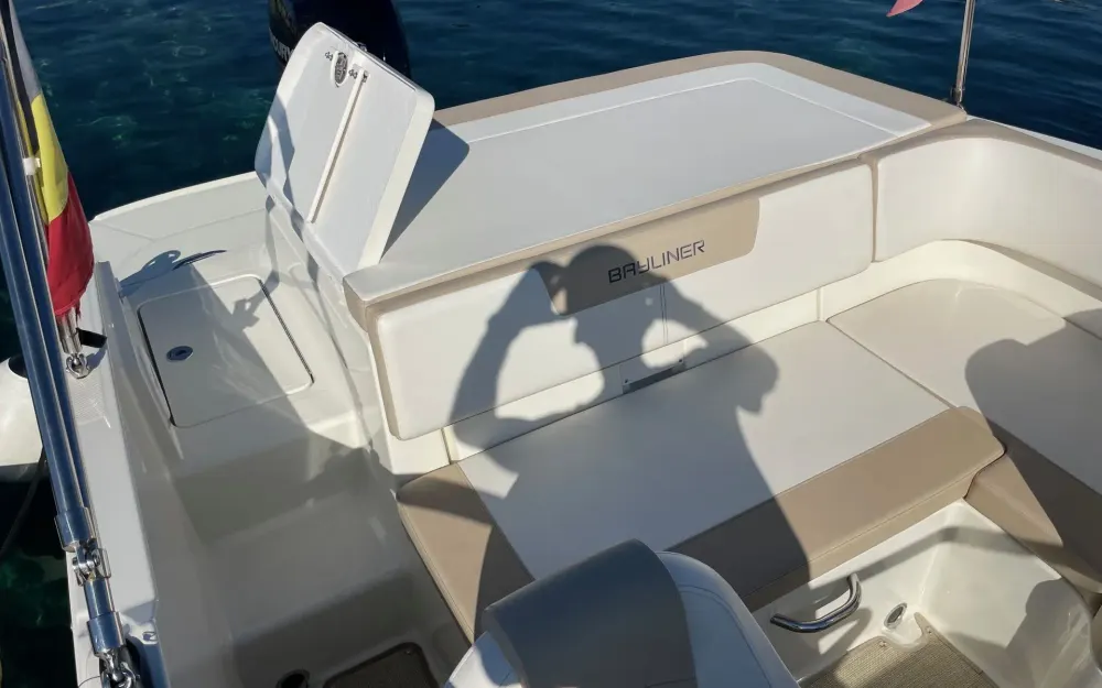 slider 12 Bayliner VR5 Cuddy