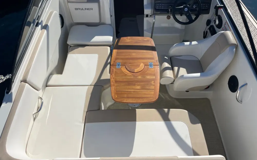 slider 14 Bayliner VR5 Cuddy