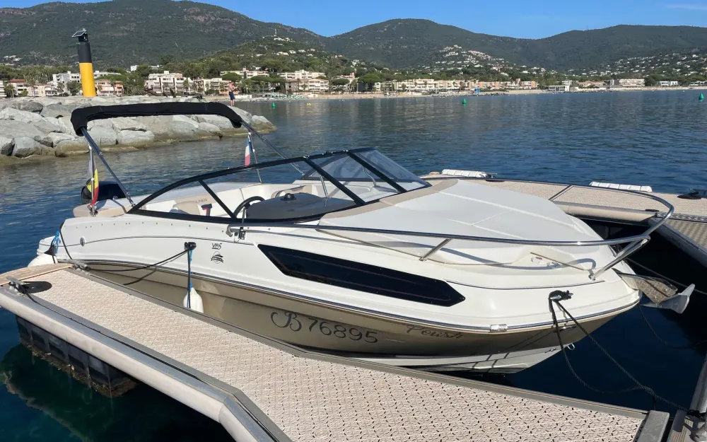 slider 2 Bayliner VR5 Cuddy