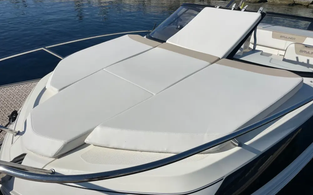 slider 4 Bayliner VR5 Cuddy