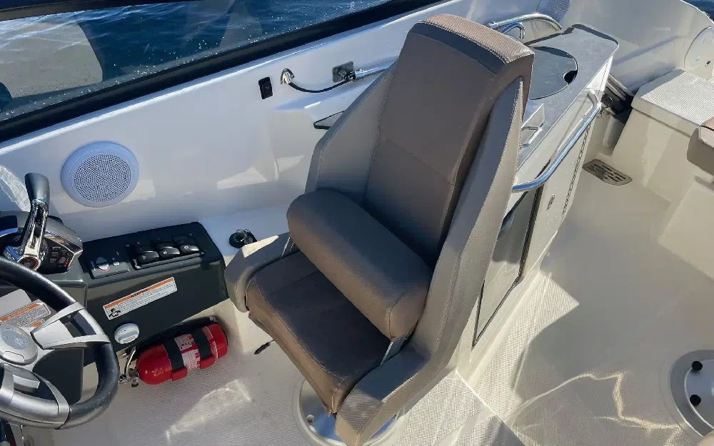 slider 14 Quicksilver Activ 805 Cruiser