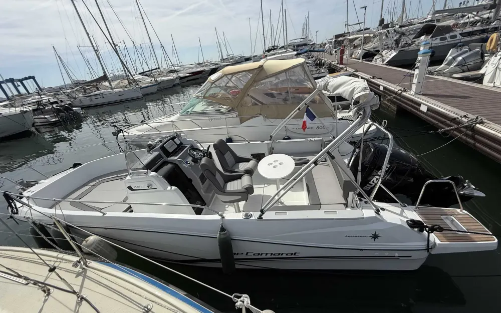 slider 0 Jeanneau Cap Camarat 6.5 CC Serie 3