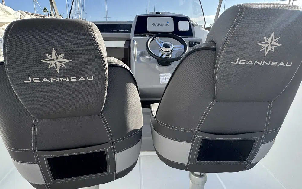 slider 9 Jeanneau Cap Camarat 7.5 CC