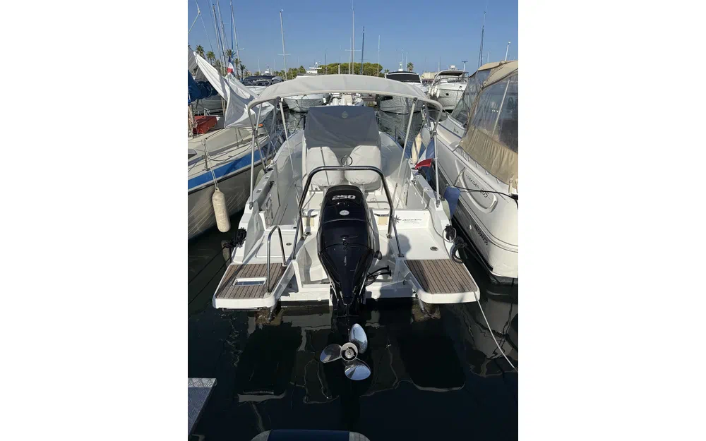 slider 4 Jeanneau Cap Camarat 7.5 CC