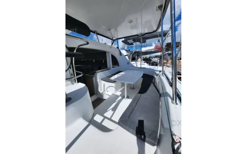 slider 6 Lagoon  380 S2