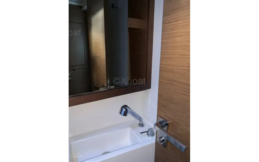 slider 11 Lagoon  40